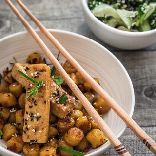 From my fridge is an attempt towards a more sustainable lifestyle that aims at the reduction of food waste, more creativity when dealing with leftover food and a raised awareness for the usage of our ressources. Today's recipe is a tofu gnocchi bowl with a spinach pak choy salad. Recipe on Purple Avocado