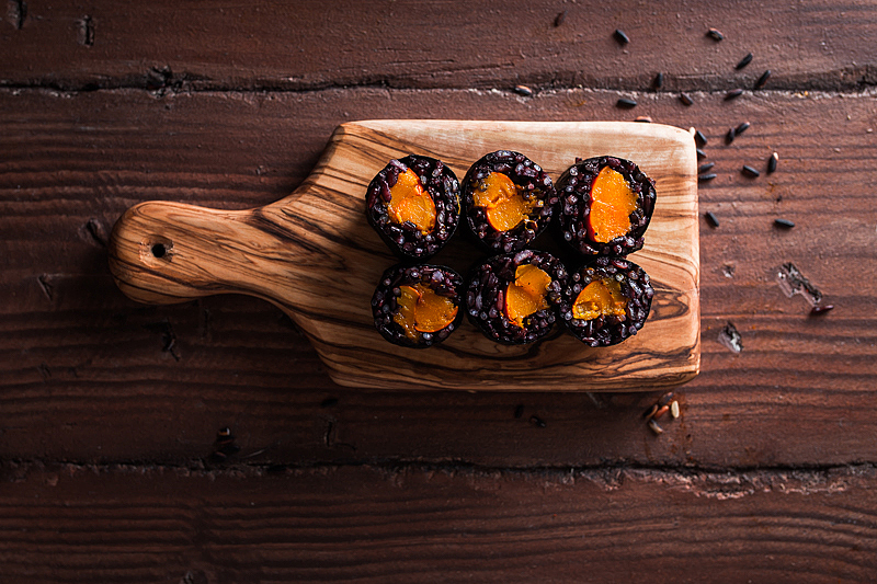 Give your Sushi a little twist and try this black rice, roasted pumpkin suhi version. It does not only look bad ass, it's goddamn delicious