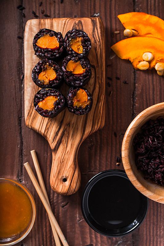 Give your Sushi a little twist and try this black rice, roasted pumpkin suhi version. It does not only look bad ass, it's goddamn delicious