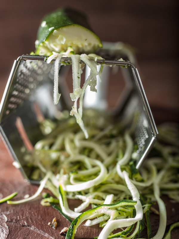 Rezept für Zoodles – Zucchini Nudeln – mit Tahin & Sojasoße