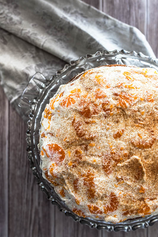 Fanta Kuchen Rezept mit Mandarinen und Schmand. Ein schnelles und einfaches Rezept für eine Springform oder ein Blech. #geburtstagskuchen #fantakuchen #kuchen #backen