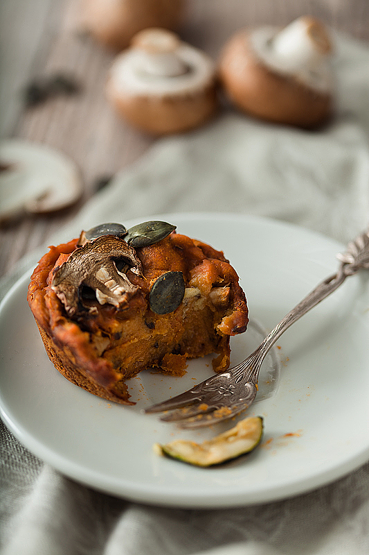 Vegan, savory sweet potato muffins with mushrooms, zucchini and pumpkin seeds. Recipe on Purple Avocado.