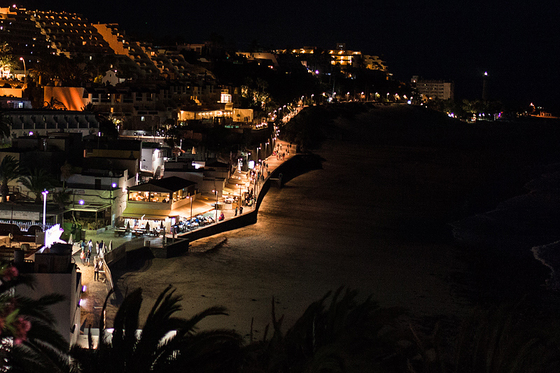 Travel guide, adulation and photos from our personal two highlights of the Canaries. Fuerteventuras west coast with Cofete's beach and the caves of Ajuy.