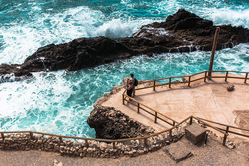 Travel guide, adulation and photos from our personal two highlights of the Canaries. Fuerteventuras west coast with Cofete's beach and the caves of Ajuy.