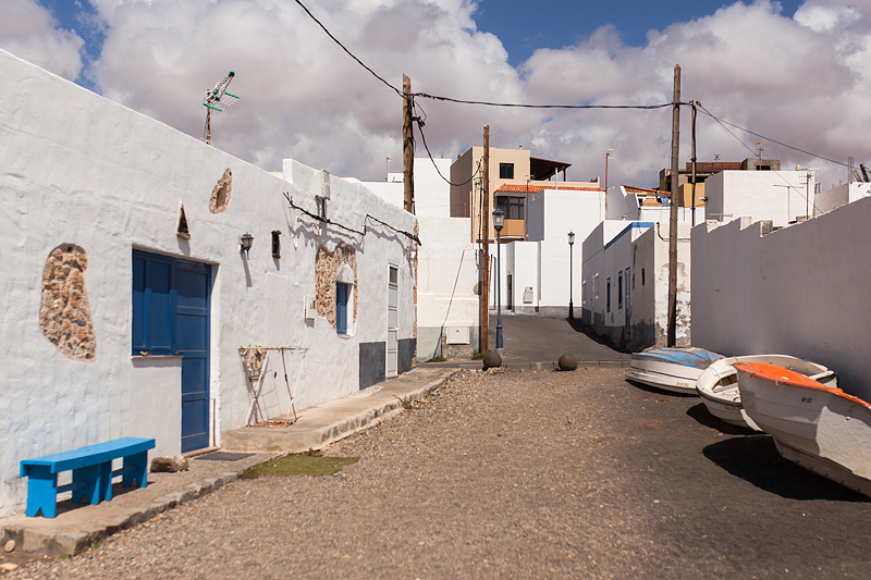 Travel guide, adulation and photos from our personal two highlights of the Canaries. Fuerteventuras west coast with Cofete's beach and the caves of Ajuy.