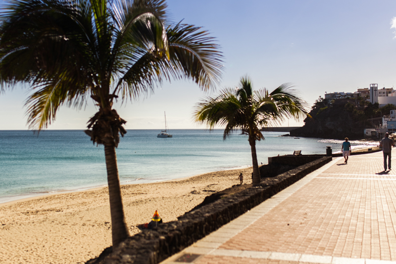 Travel guide, adulation and photos from our personal two highlights of the Canaries. Fuerteventuras west coast with Cofete's beach and the caves of Ajuy.