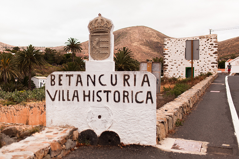 Reistetipps für Fuerteventura Anfänger. Mit dem Auto haben wir an drei Tagesausflügen die Insel erobert. Ausführliche Berichte und Fotos gibt es auf Purple Avocado.