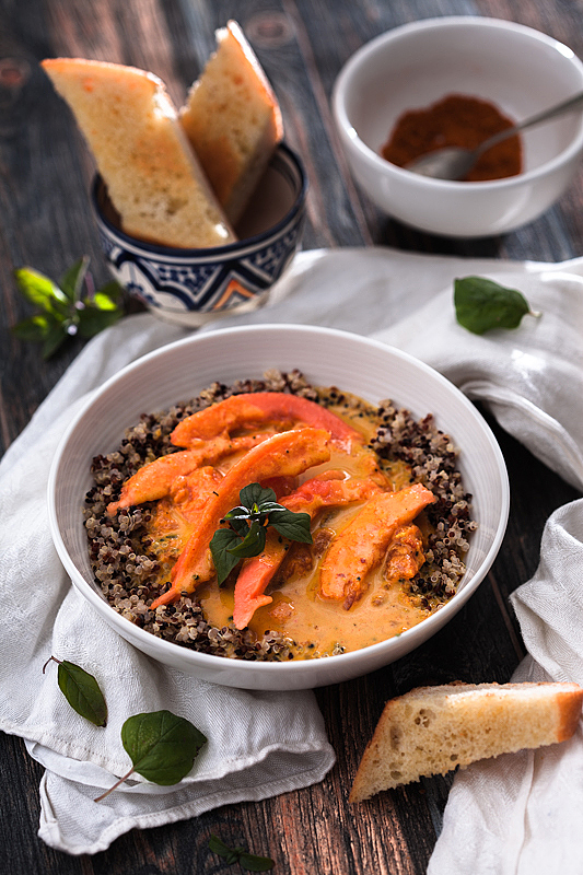 An uncomplicated, fruity Papaya Curry with coconut milk and quinoa. Recipe on Purple Avocado