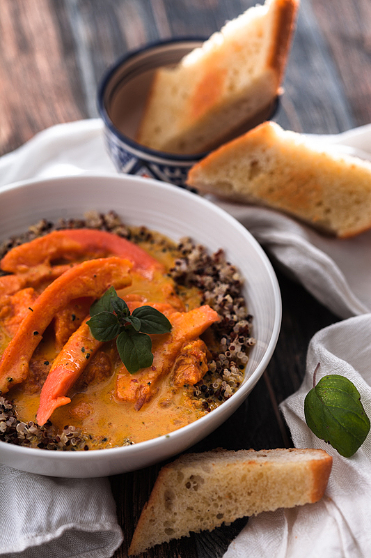 An uncomplicated, fruity Papaya Curry with coconut milk and quinoa. Recipe on Purple Avocado