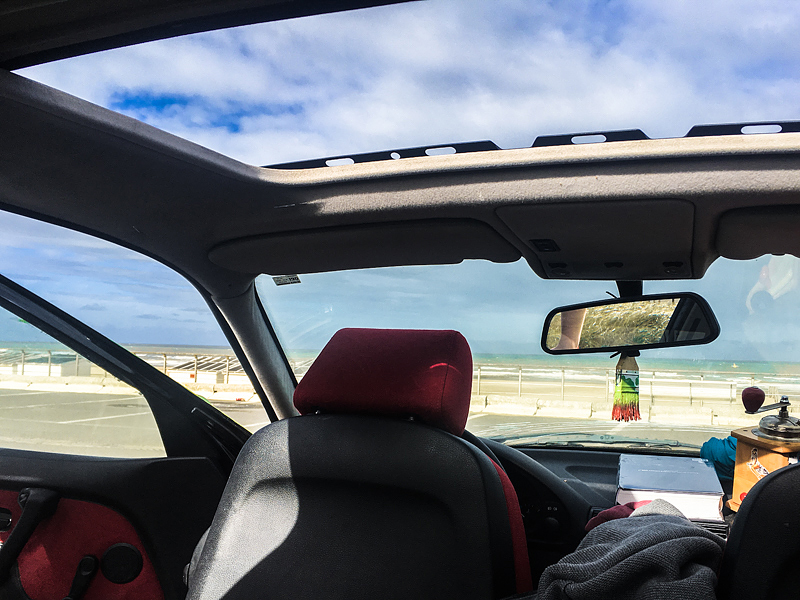 Our Belgium road trip lead us all the way to Ostende, where we had breakfast by the sea.