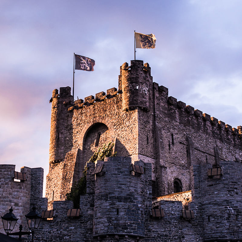 Die imposante Burg Gravensteen im Herzen von Gent, Belgien