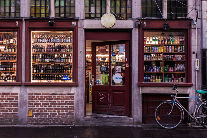 Die vielfältige Auswahl an Belgischem Bier in Gent, gegenüber der Burg Gravensteen