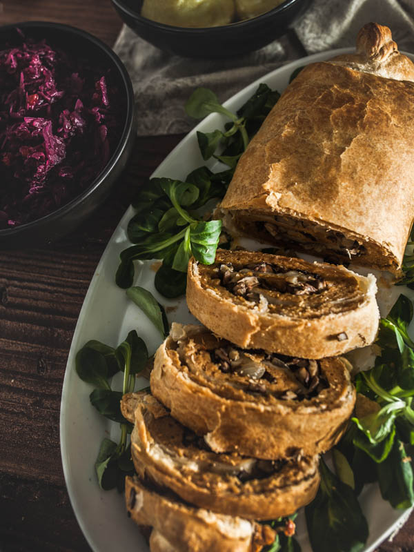 Vegan Christmas Roast cut