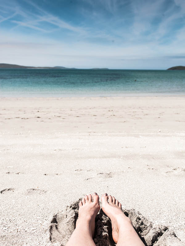  If you want to enjoy some Caribbean Flair with white beaches and turquoise water in Scotland you should travel to the outer Hebrides. The Isle of Eriskay gives you exactly this summer holiday feeling.