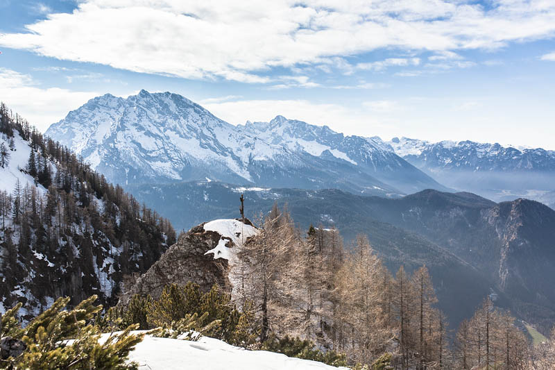 I was mountain Hiking in Berchtesgaden. and conquered 1000 m of elevation climb until I reached the Mitterkaseralm on the Jenner. Read all about the unexpected difficulties on Purple Avocado.