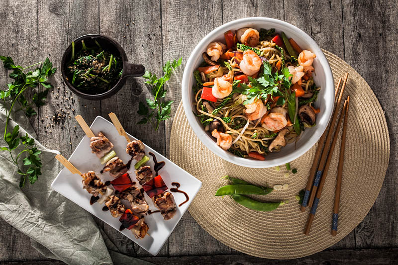 Commissioned work - food photography and food styling for MoschMosch. Sabrina Dietz // Purple Avocado - Yakitori skewers and noodle bowl