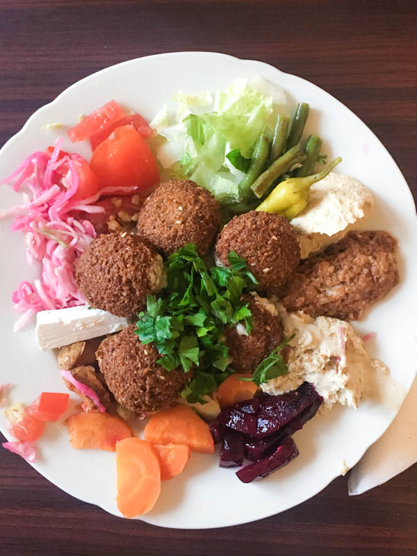 Cheap eats in Hamburg: Falafel at the Kimu in Hamburg / Sternschanze. 