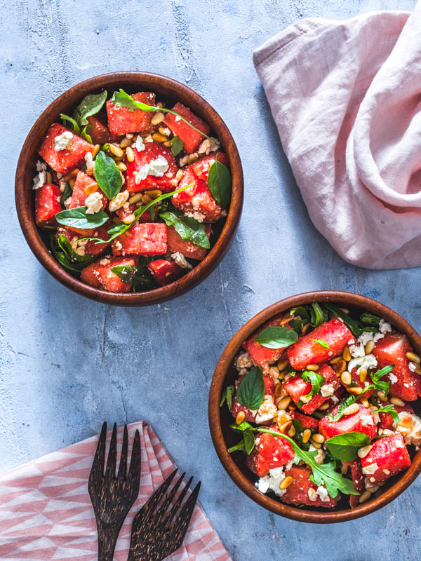 Fresh summer salad for the extremely hot days - watermelon basil feta salad with pine seeds (and vegan options) #vegetarian #vegan #summer #salad #ideas #inspiration #foodstyling 