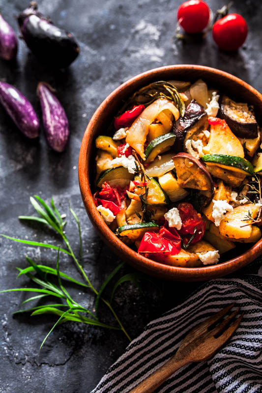 Warmer Antipasti Auberginensalat mit knusprigen Kartoffeln &amp; Zucchini ...